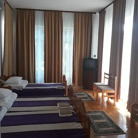 Yellow House 佐洛卡罗斯